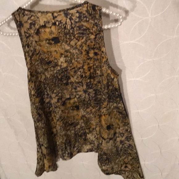 Allen B.: Asymmetrical Tank Top Blouse - Picture 4 of 7